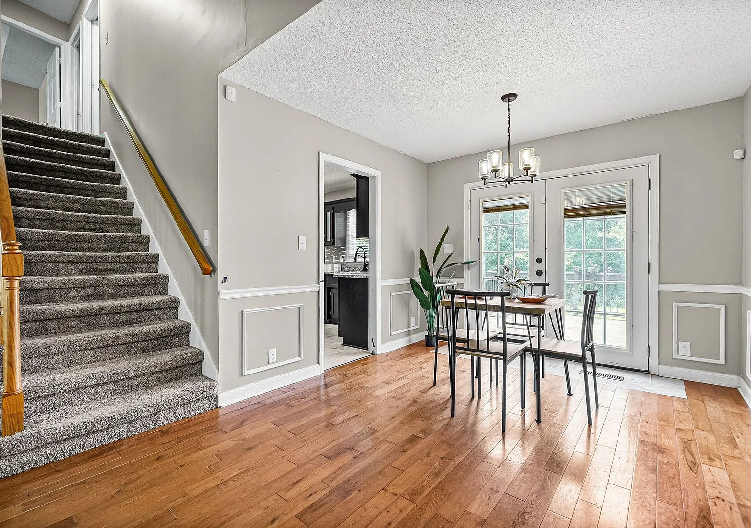 1226 Cobblestone Lane — Photo 3