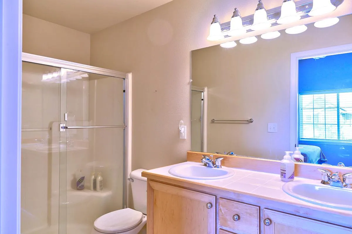 3 bed, 2.5 bath, 1619 sqft, $2,695 — Photo 4