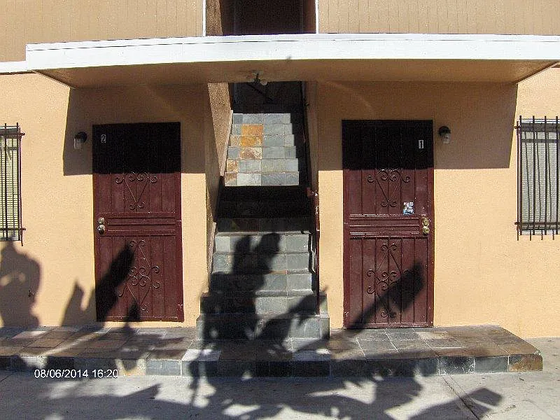 2 bed, 900 sqft, $2,500 — Photo 2