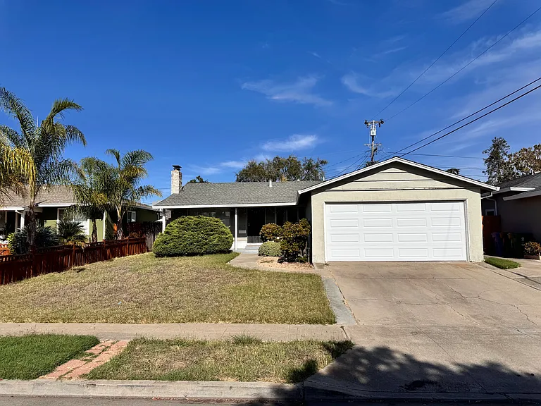 40552 Verne St — Photo 1