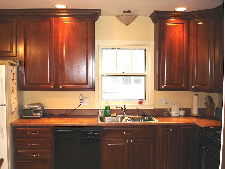 2nd image of 329 Orchard Dr
