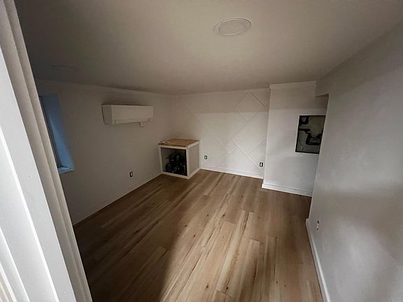 5th image of 2931 Campbell St #2