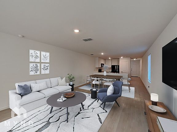 2nd image of 225 Poplar Pl