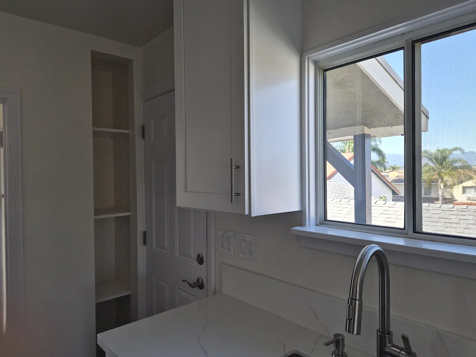 515 Russell Ave — Photo 4