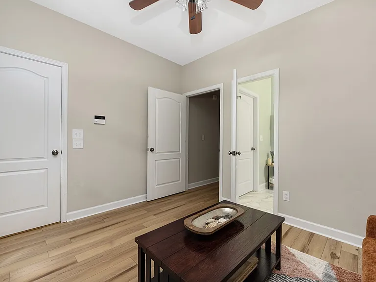 13704 Anthea Ln — Photo 4