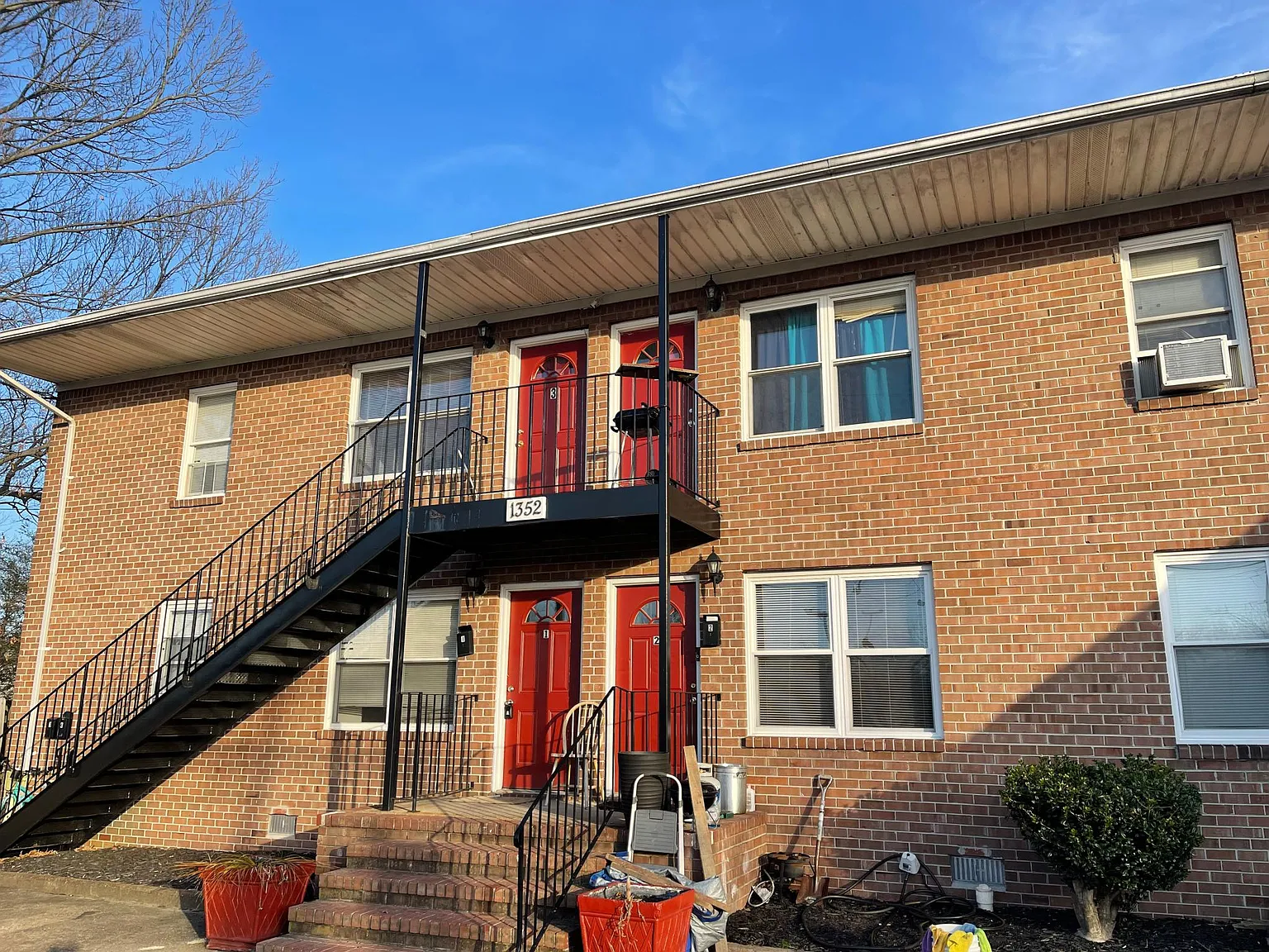 2 bed, 800 sqft, $1,100 — Photo 1