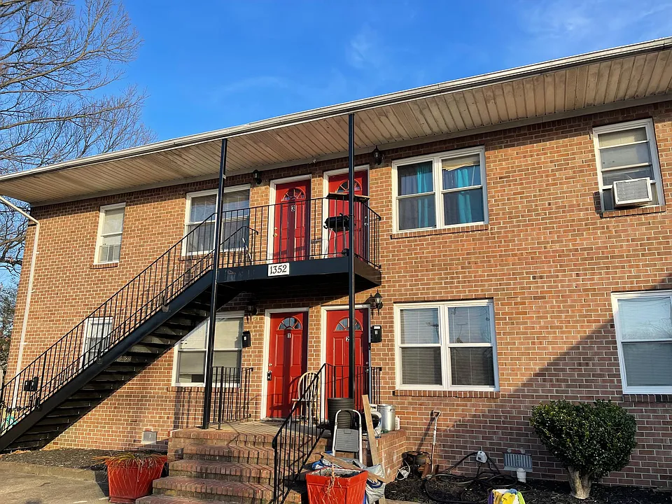 1352 Hanson Ave #3