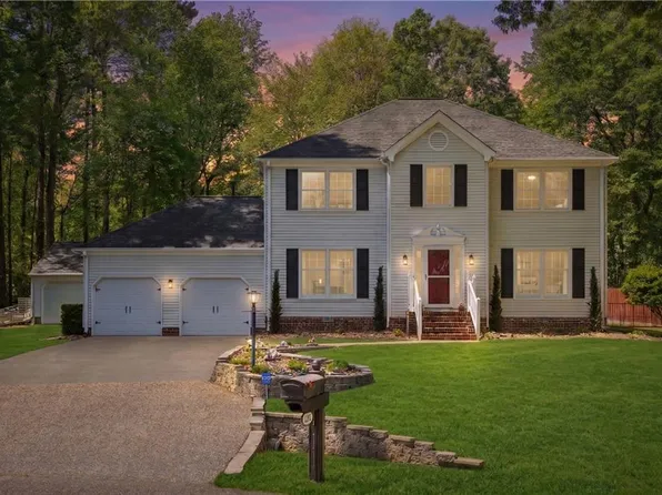 102 Michael Pl, Yorktown, VA 23692