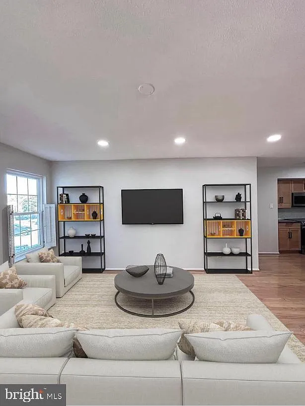 3309 Wyndham Cir — Photo 3