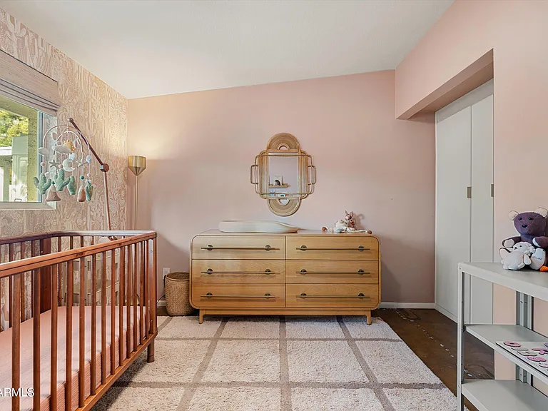 1044 E Northview Ave — Photo 18