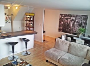 1221 N Dearborn St APT 202S, Chicago, IL