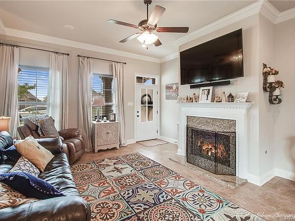 3rd image of 1027 Maize St