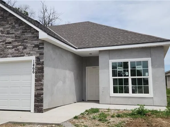 1466 Villa Ln, Louisburg, KS 66053