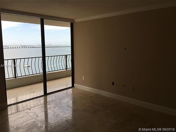 2nd image of 555 NE 15th St APT 18E