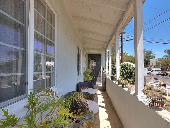 5th image of 801 S Hicks Ave