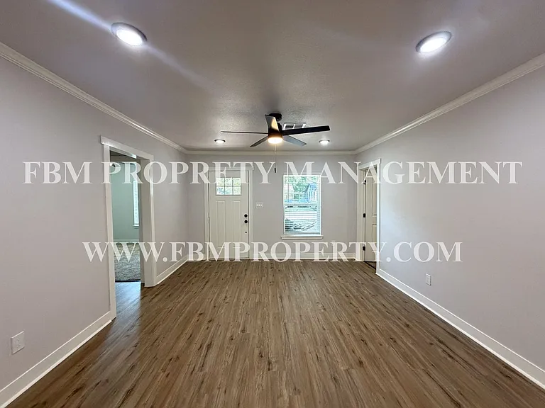 1606 Cherry Ave — Photo 3