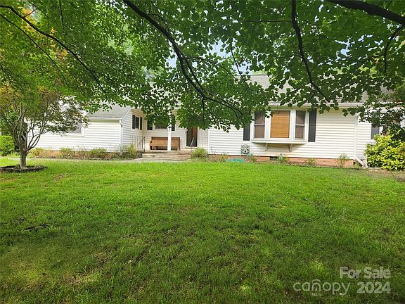 4th image of 1048 Old Modena St