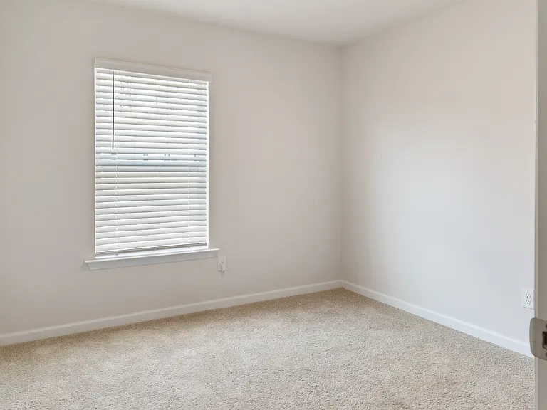 305 Oakmont Valley Trl — Photo 13