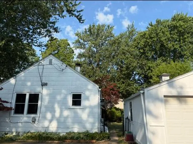 250 Mercer Ave — Photo 11
