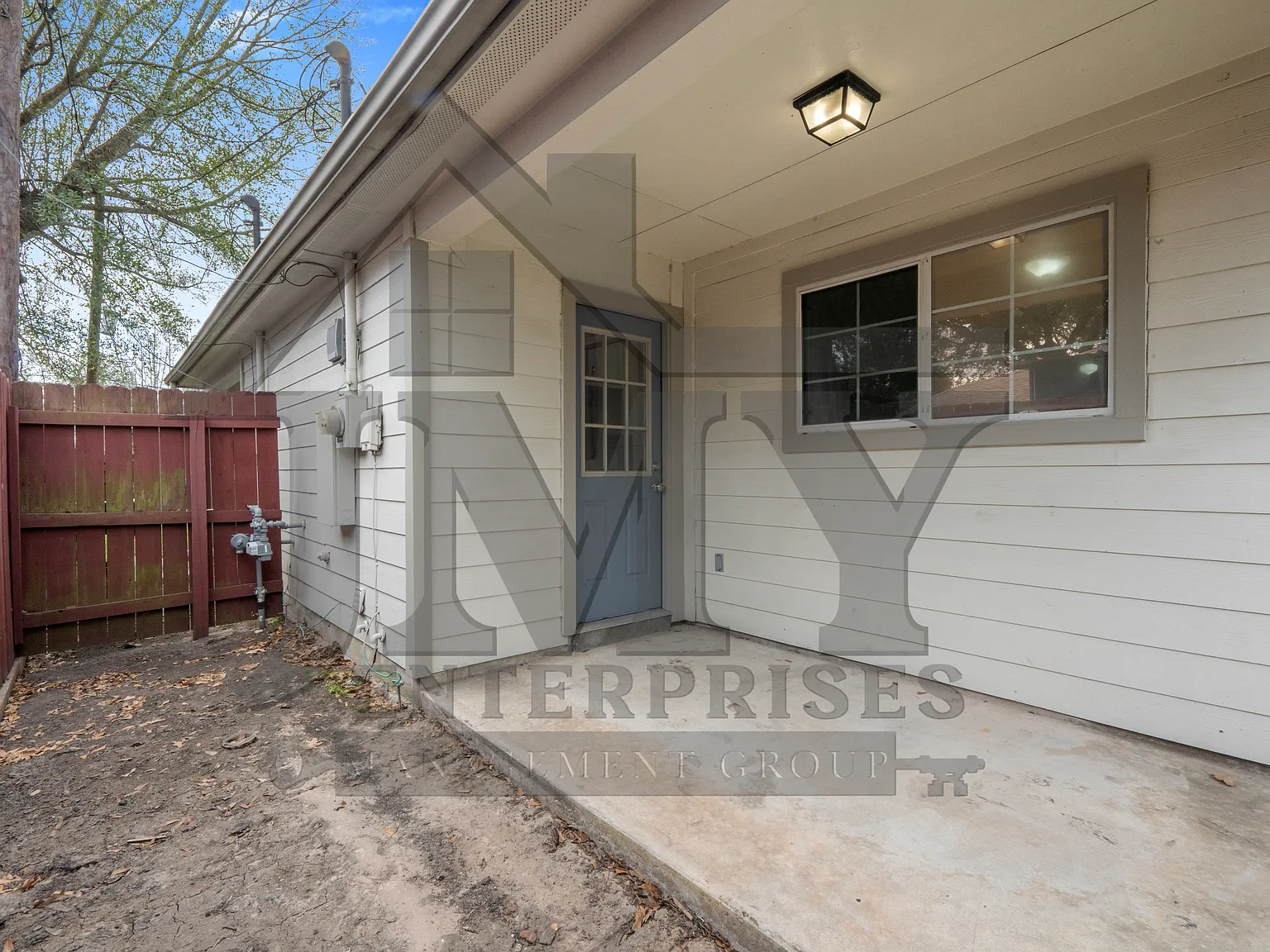 2 bed, 1.5 bath, 1100 sqft, $1,300 — Photo 4
