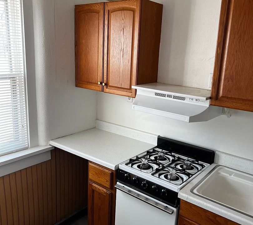 Combs Apartments 222 E Carroll St IL Zillow