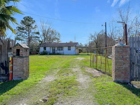 1954 Fm 160 Rd N, Liberty, TX 77575