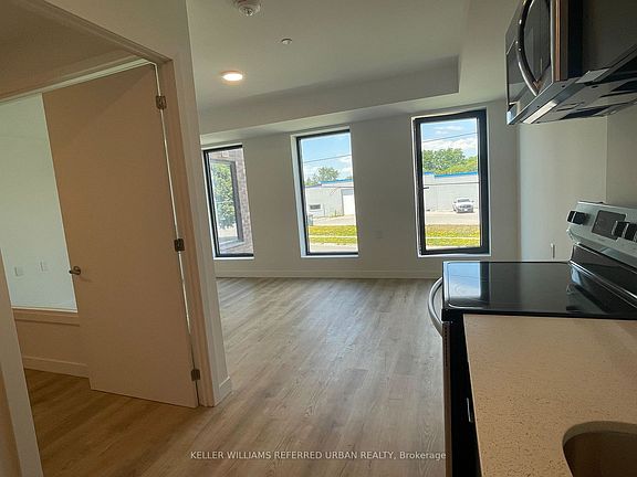 5th image of 325 University Ave W #209