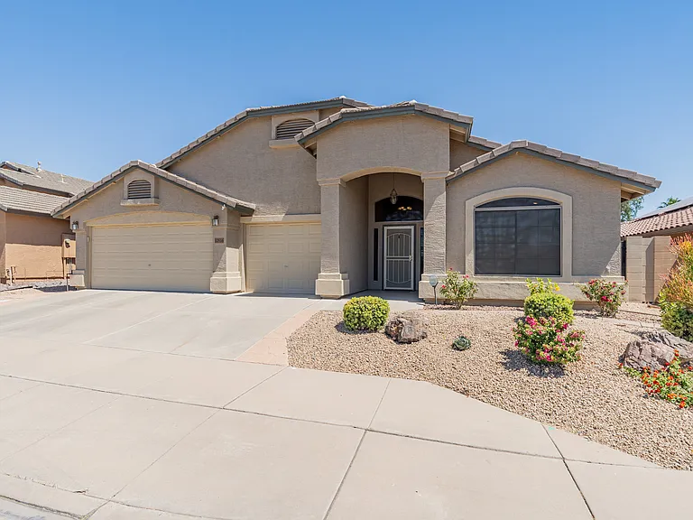 12516 W Solano Dr — Photo 47