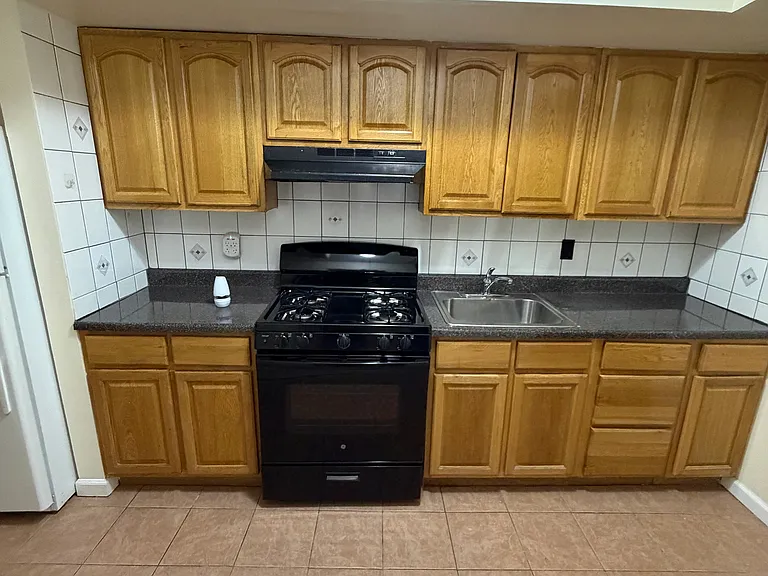 1042A E 217th St #1 — Photo 5