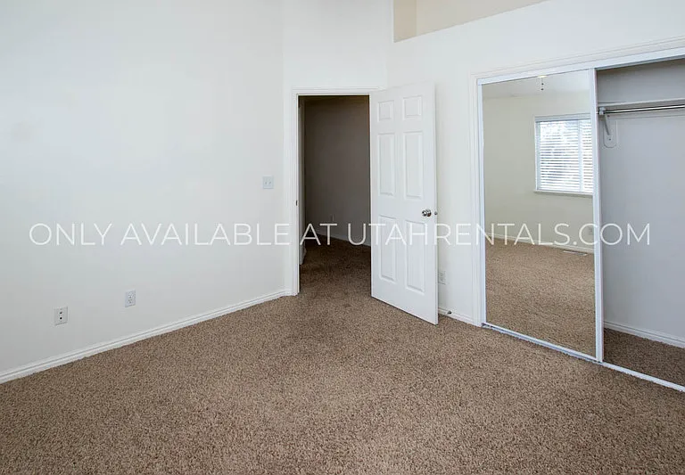 3111 W Davencourt Loop — Photo 32