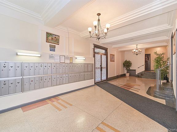 5th image of 2962 Decatur Avenue #4D