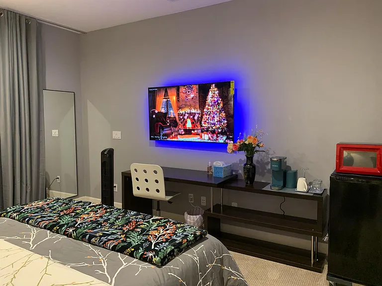645 N Plumas Dr — Photo 3