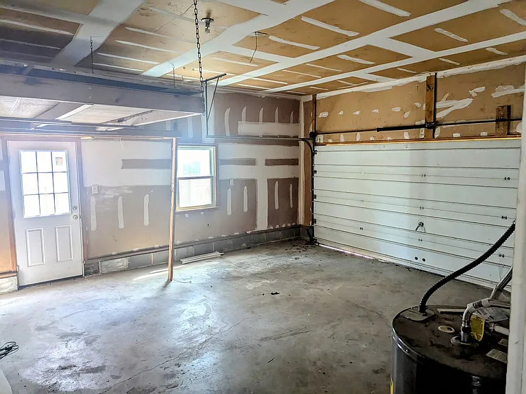 849 Lancaster Ln — Photo 28