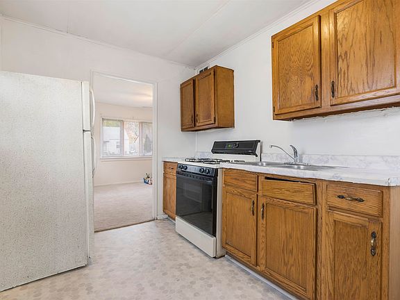 4th image of 707 Miriam St