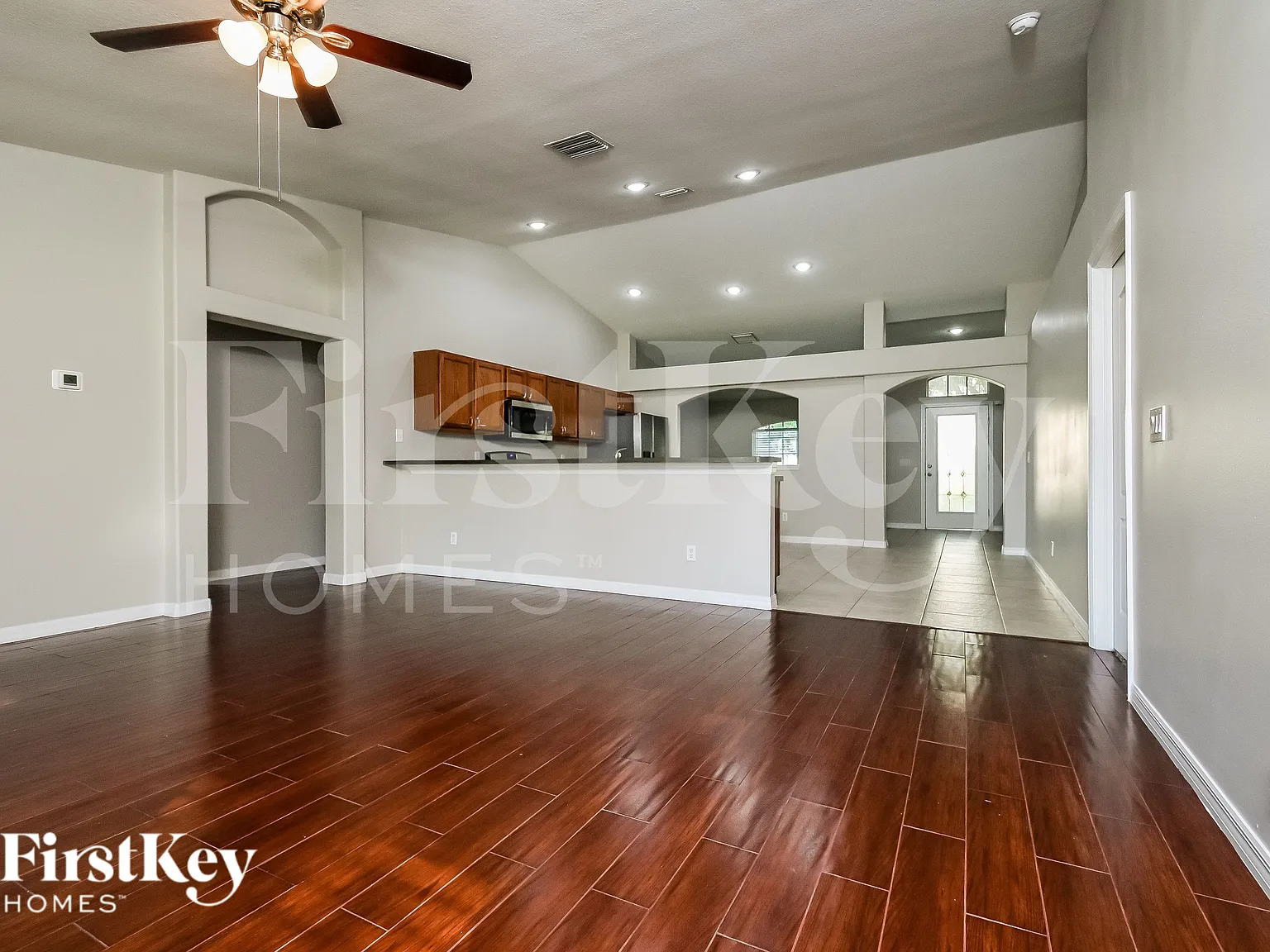 4 bed, 2.0 bath, 2112 sqft, $2,510 — Photo 3