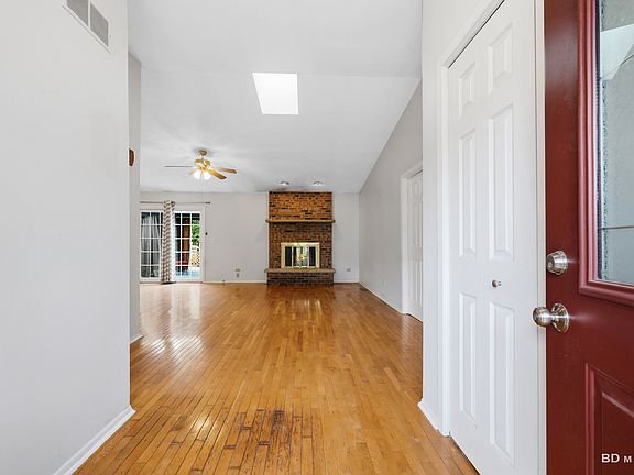 3rd image of 11640 197th St