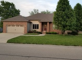 1216 Michele Dr, Pawnee, IL 62558