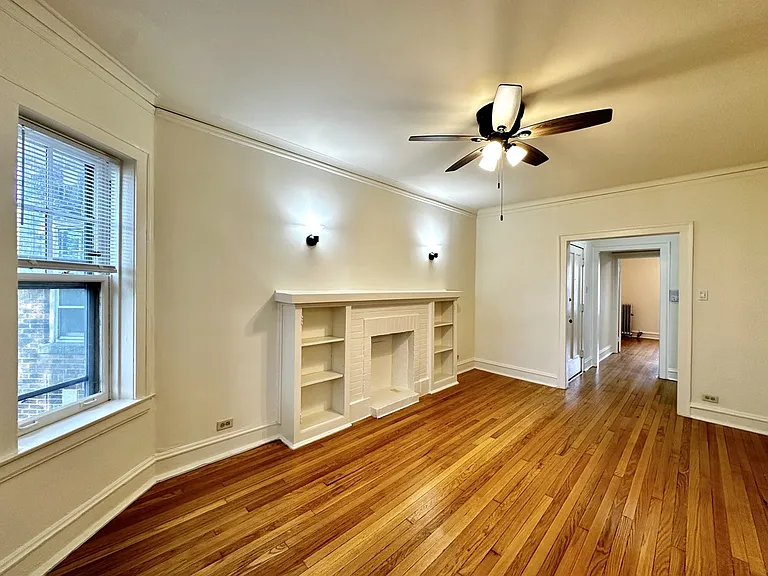 2633 W Ainslie St #3 — Photo 14