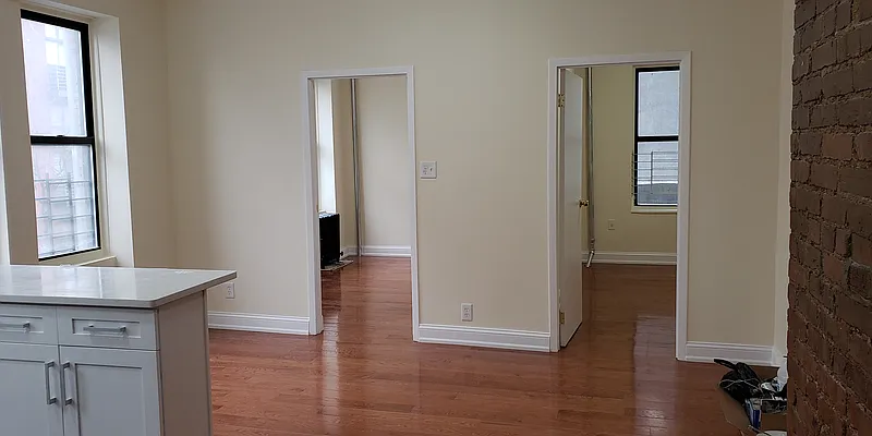 Rented by MCR Realty | media 21