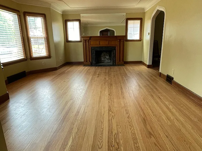 19215 Littlefield St — Photo 3