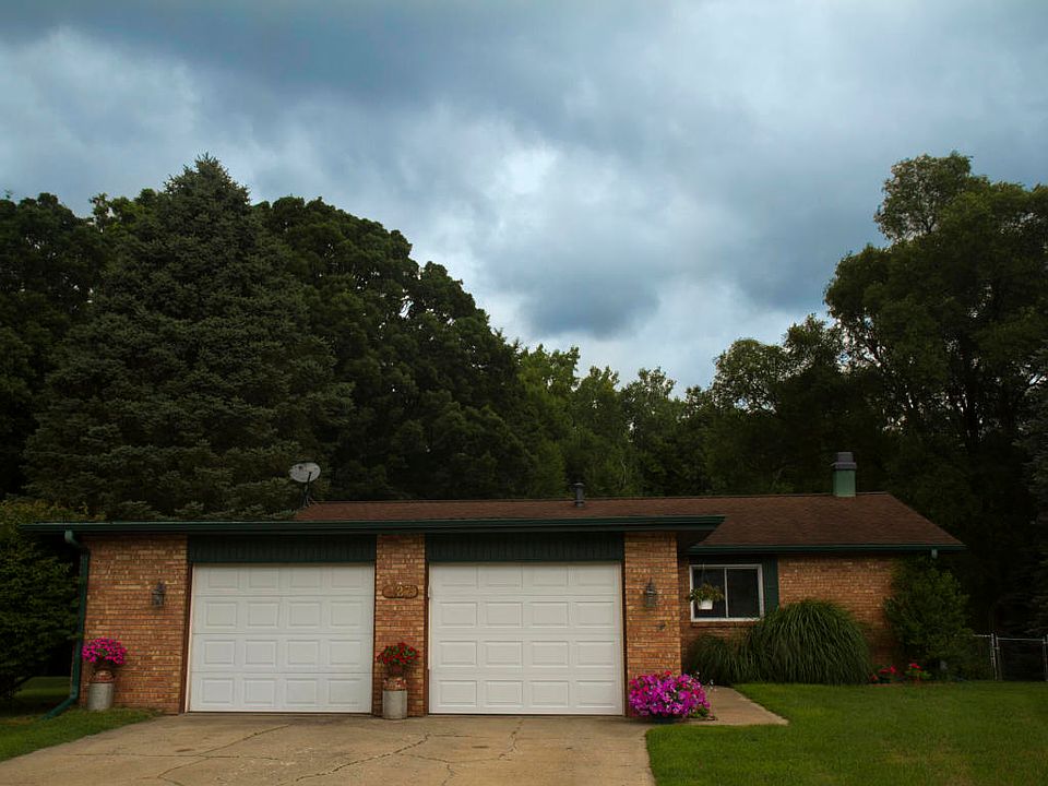 1st image of 127 Paras Hill Dr
