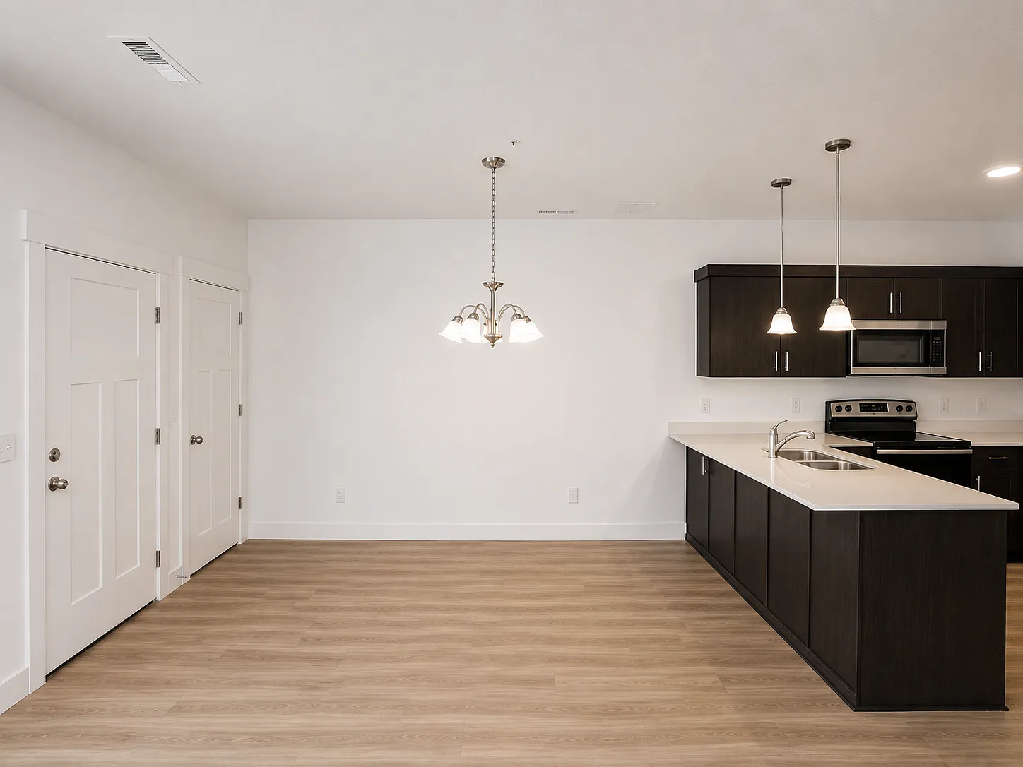 3 bed, 1272 sqft, $1,900 — Photo 3