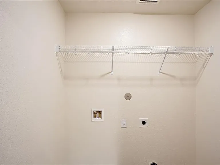 1004 Riverdale Cv — Photo 20