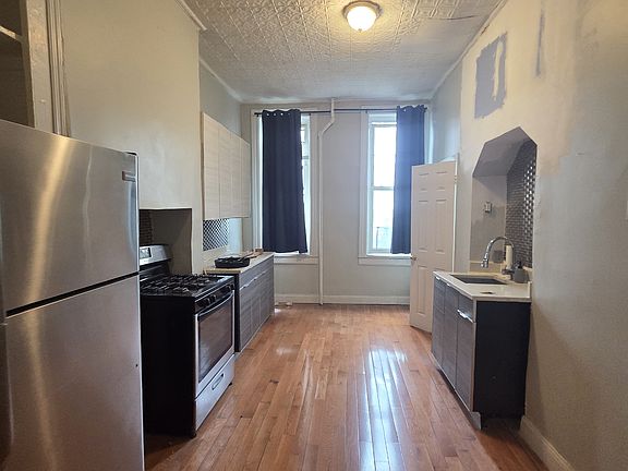 3rd image of 745 Park Ave APT 1L