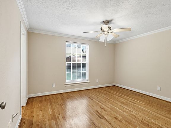 4th image of 7806 Woodstone Ln