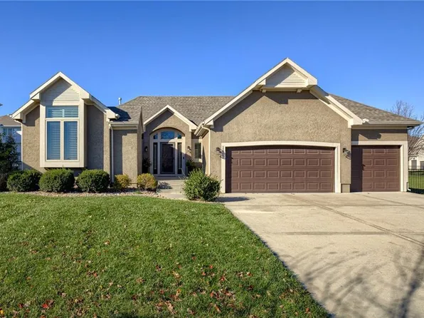 11260 S Whitehall St, Olathe, KS 66061