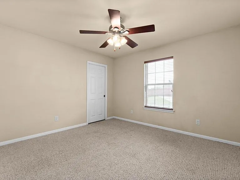336 Skyline Dr — Photo 23