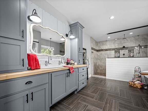 29th image of this home