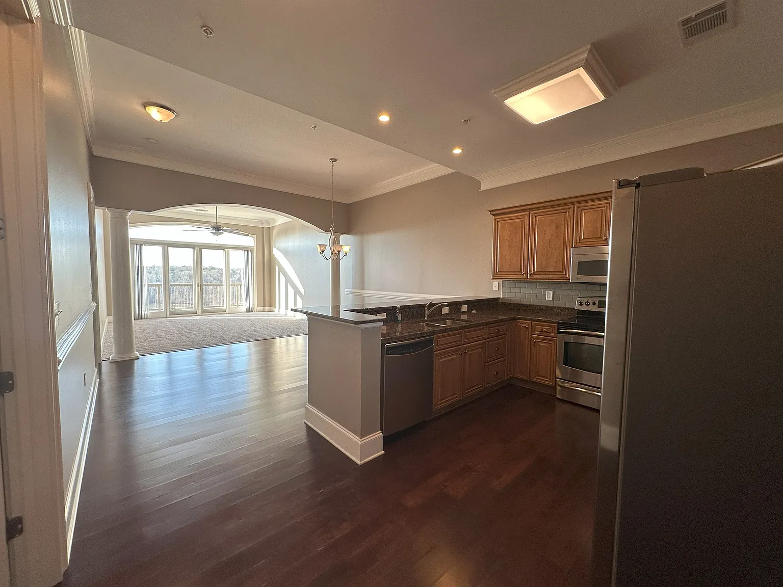 3 bed, 1749 sqft, $2,300 — Photo 2