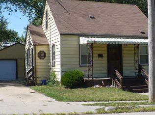 302 Burbank Ave, Rockford, IL 61101